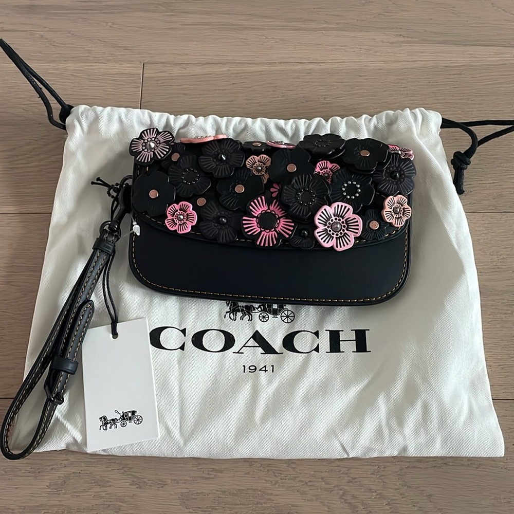 RARE Coach Wristlet